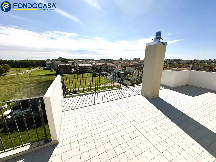 Immagine 28 di Appartamento in vendita  in Via Angelo Zanoni 1 a Alba Adriatica