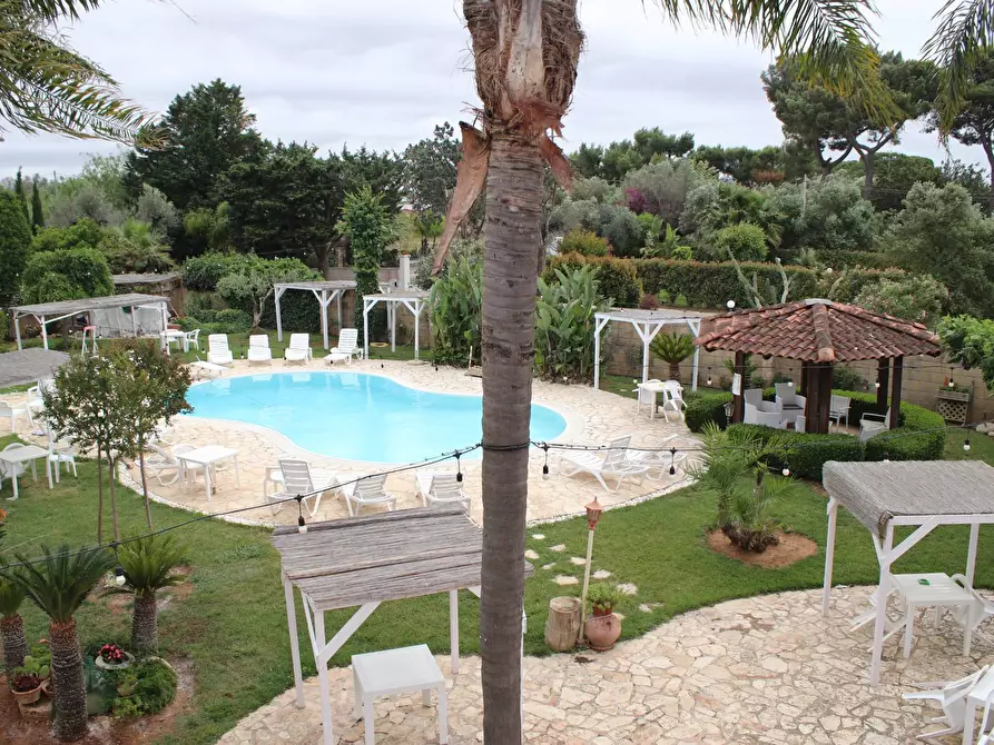 Immagine 129 di Villa in vendita  in via otranto 26 a Grottaglie