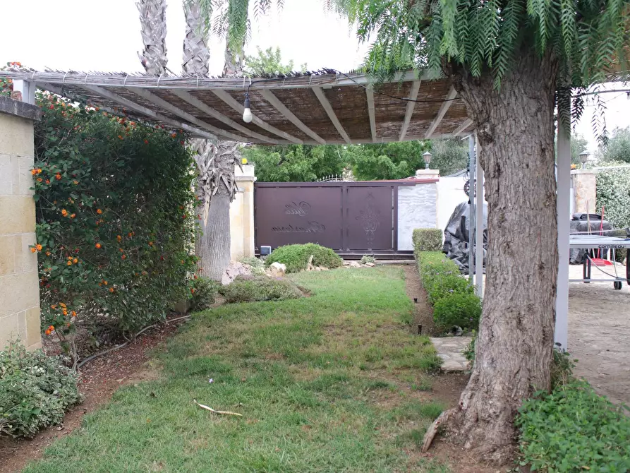Immagine 11 di Villa in vendita  in via otranto 26 a Grottaglie
