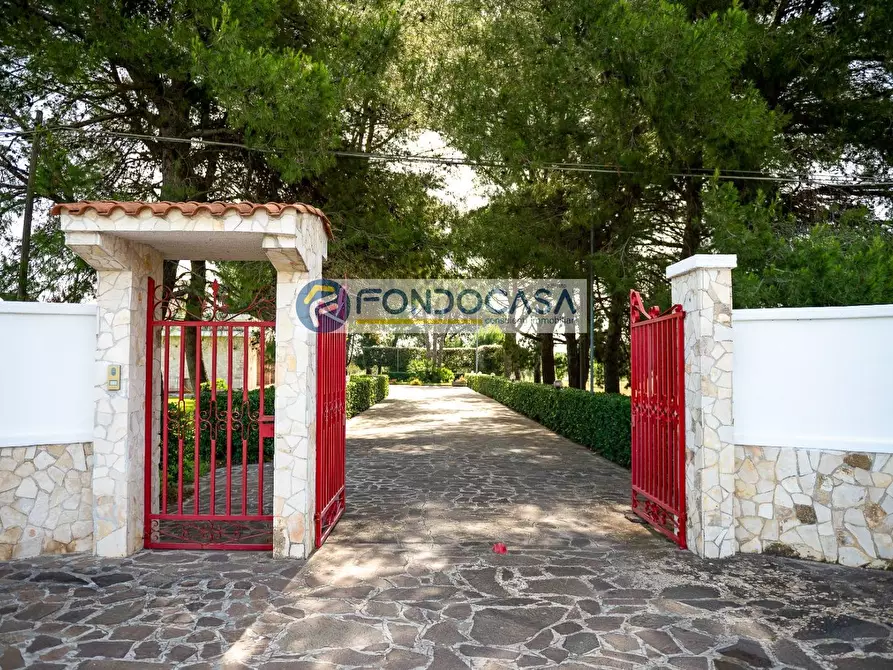 Immagine 2 di Villa in vendita  in Contrada Chiani a Oria