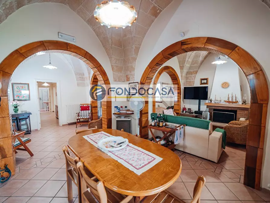 Immagine 11 di Villa in vendita  in Contrada Chiani a Oria