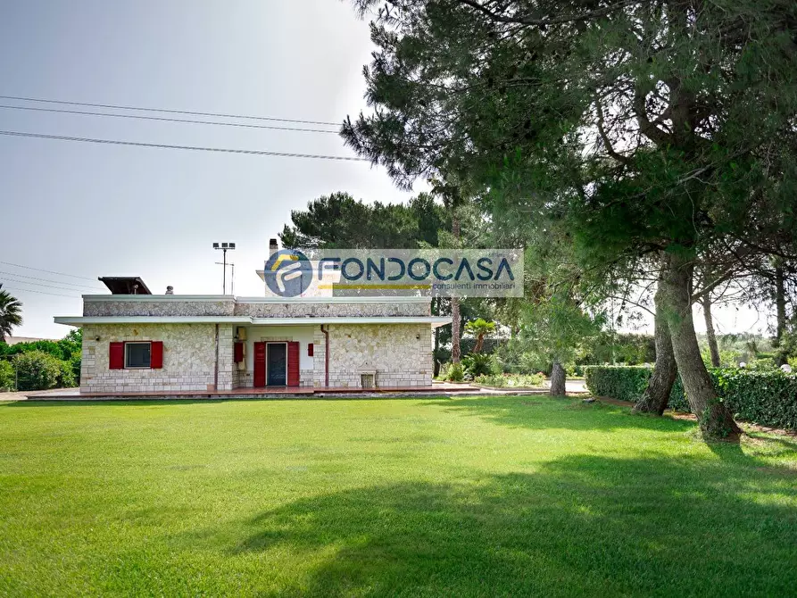 Immagine 1 di Villa in vendita  in Contrada Chiani a Oria