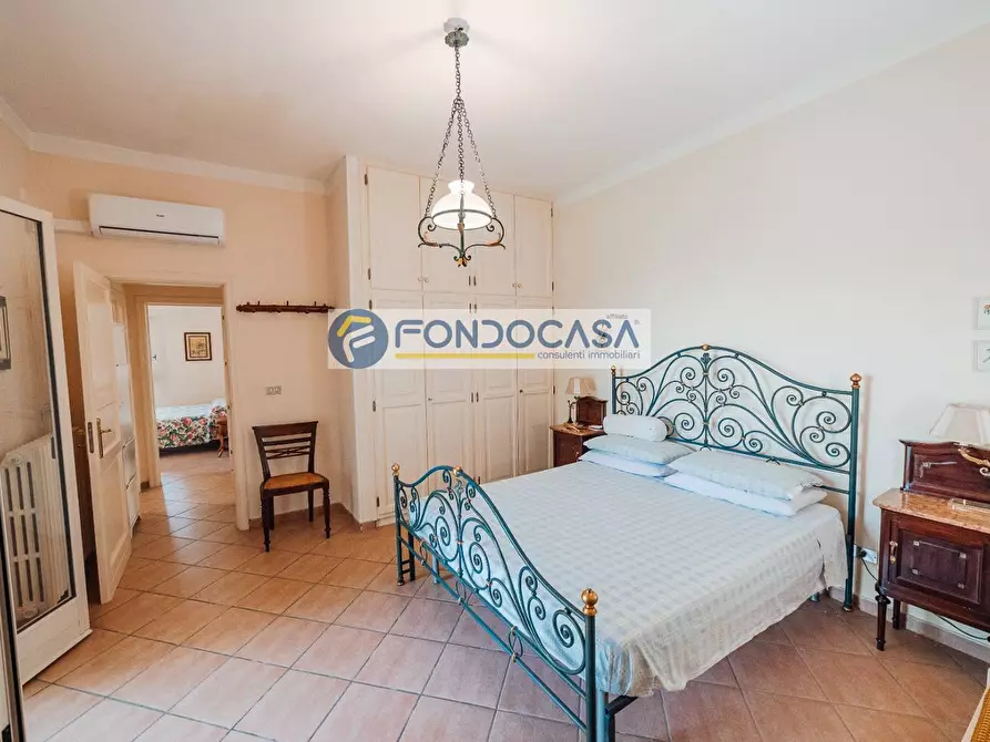 Immagine 19 di Villa in vendita  in Contrada Chiani a Oria