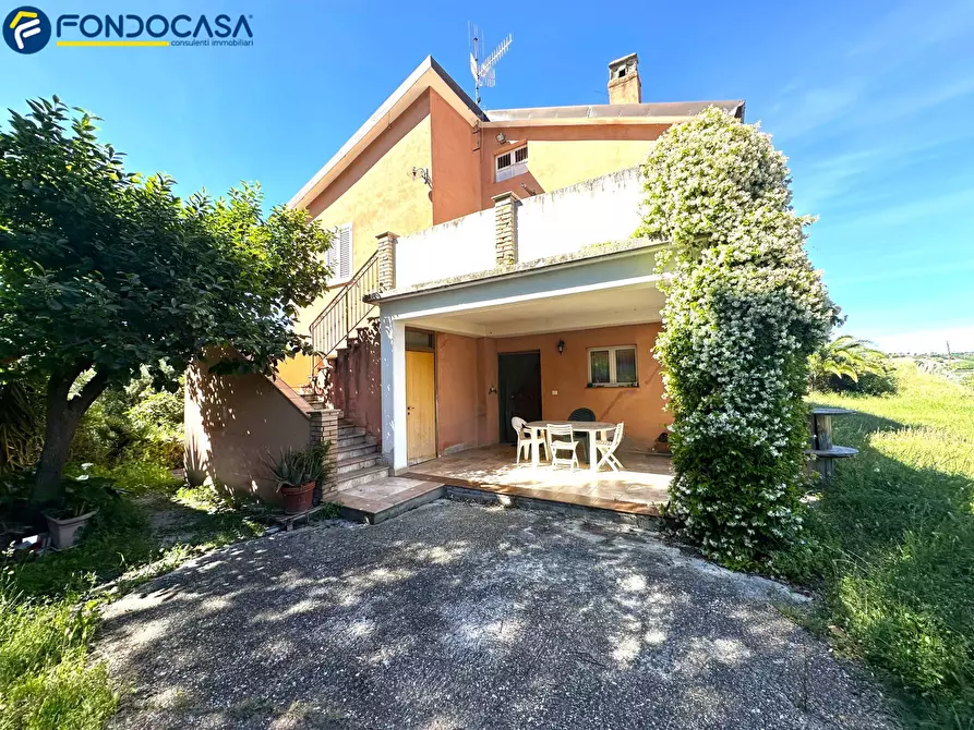 casa indipendente in vendita a Monsampolo del Tronto