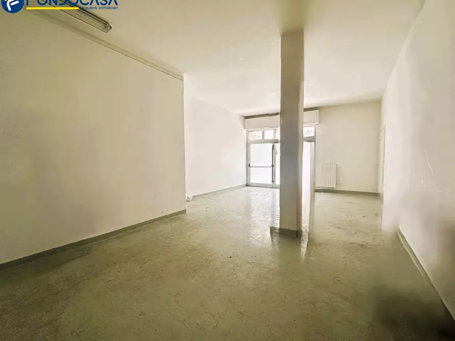Immagine 6 di Locale commerciale in vendita  in Via Tagliamento a Martinsicuro
