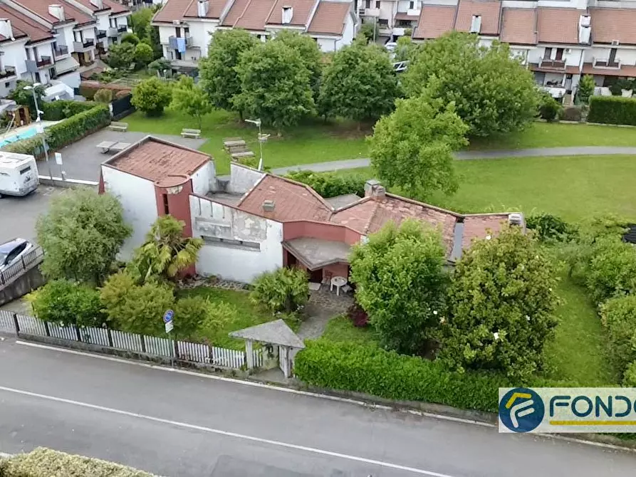 Immagine 3 di Villa in vendita  a Capriolo