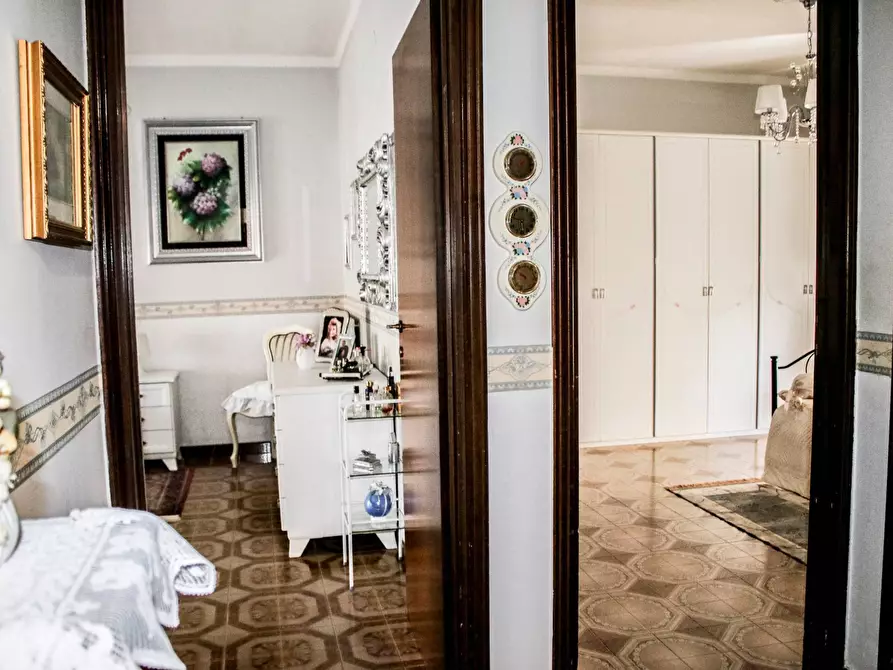 Immagine 44 di Villa in vendita  in via giordano 21 a San Giorgio Ionico