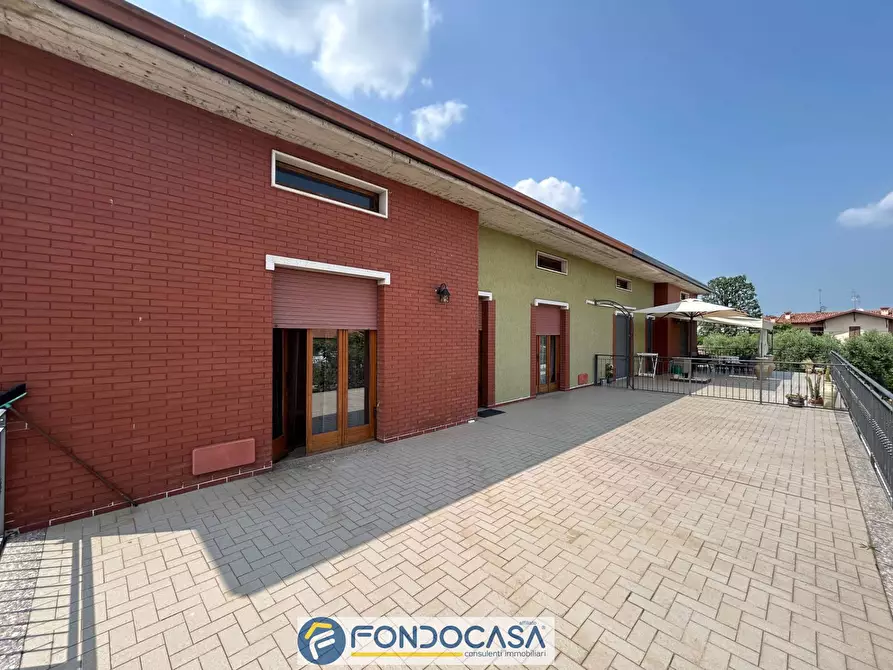 Immagine 27 di Villa in vendita  a Cazzago San Martino