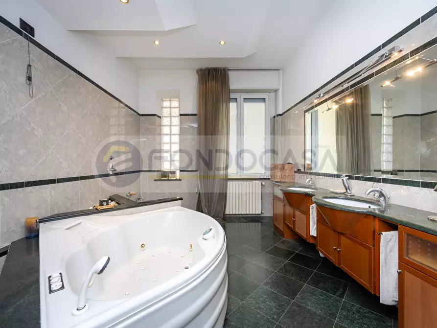 Immagine 12 di Casa semindipendente in vendita  a Sesto San Giovanni