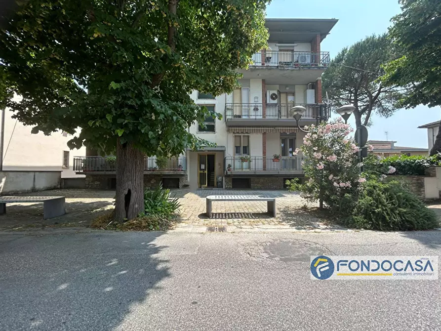 Immagine 26 di Appartamento in vendita  in Viale della repubblica a Montopoli In Val D'arno