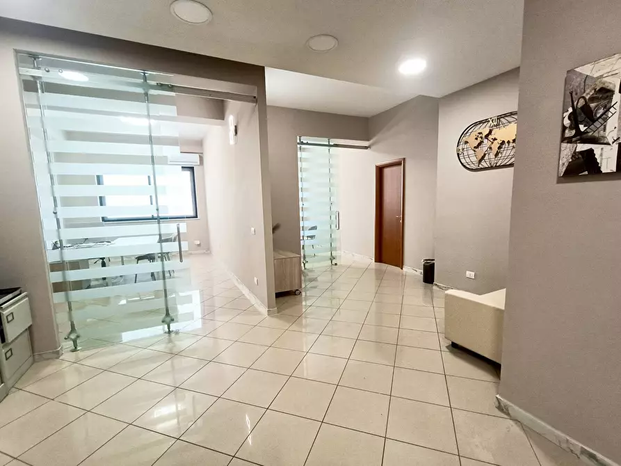 Immagine 4 di Ufficio in vendita  a Casalnuovo Di Napoli