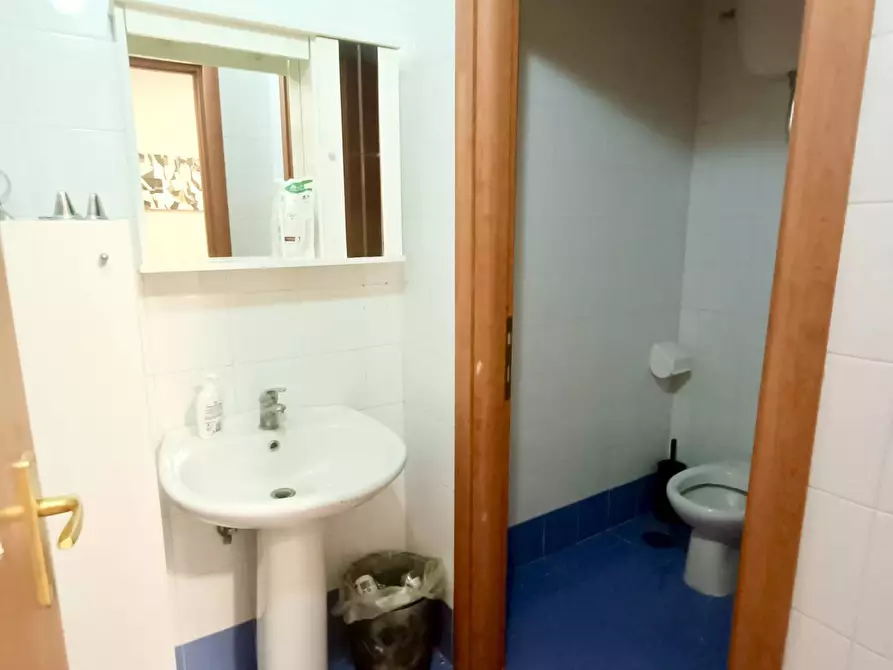 Immagine 8 di Ufficio in vendita  a Casalnuovo Di Napoli