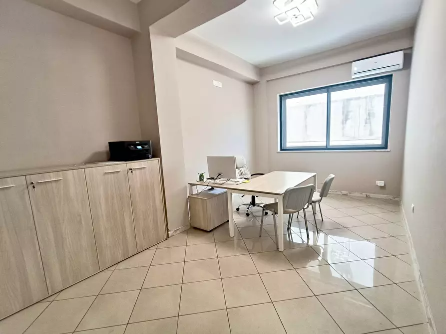 Immagine 3 di Ufficio in vendita  a Casalnuovo Di Napoli
