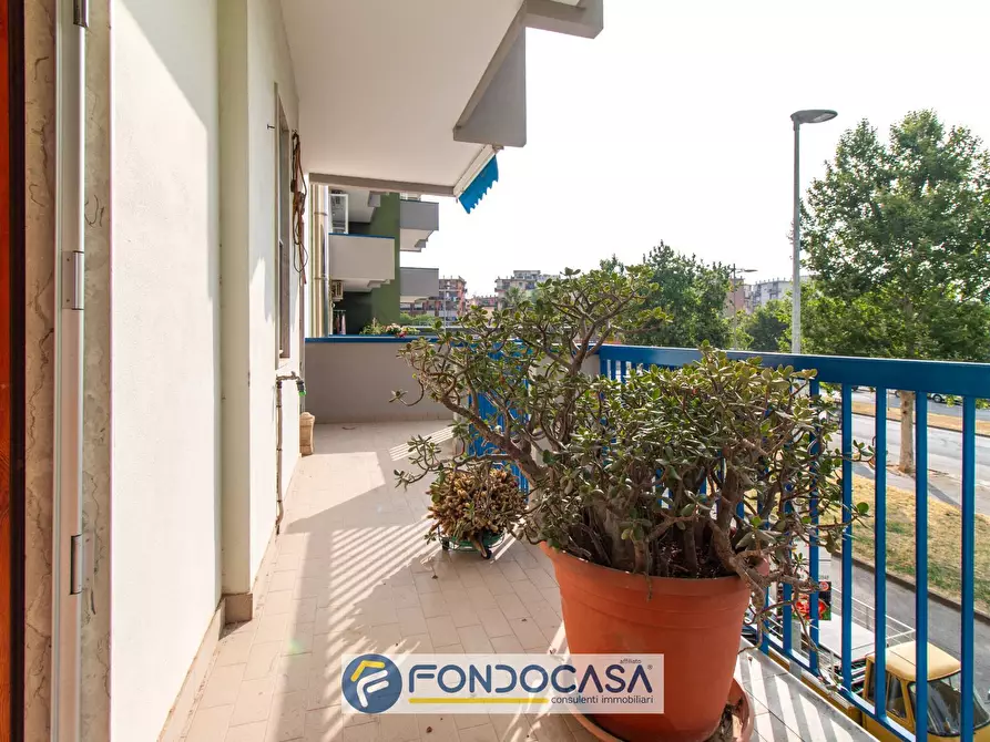 Immagine 1 di Appartamento in vendita  in via fiume 68 a Salerno