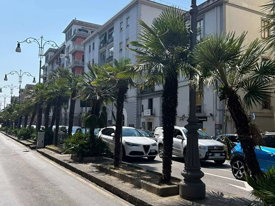 Immagine 2 di Attività commerciale in vendita  in corso garibaldi 172 a Salerno
