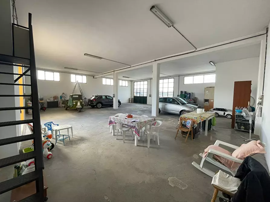 Immagine 14 di Appartamento in vendita  in Via De Giacinti 2 a San Pietro Vernotico