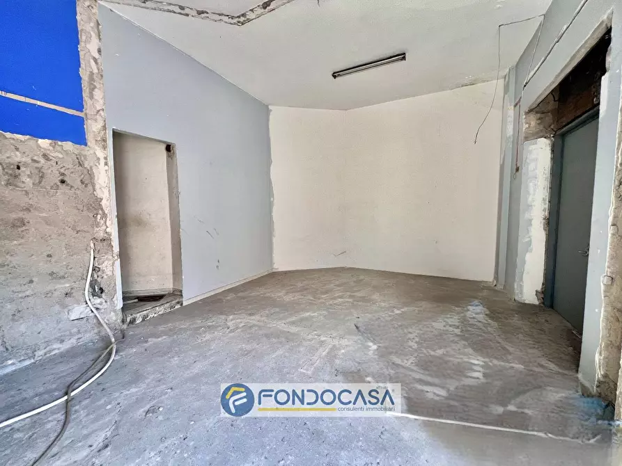 Immagine 3 di Locale commerciale in vendita  in via gugliemo marconi 37 a Sant'antimo