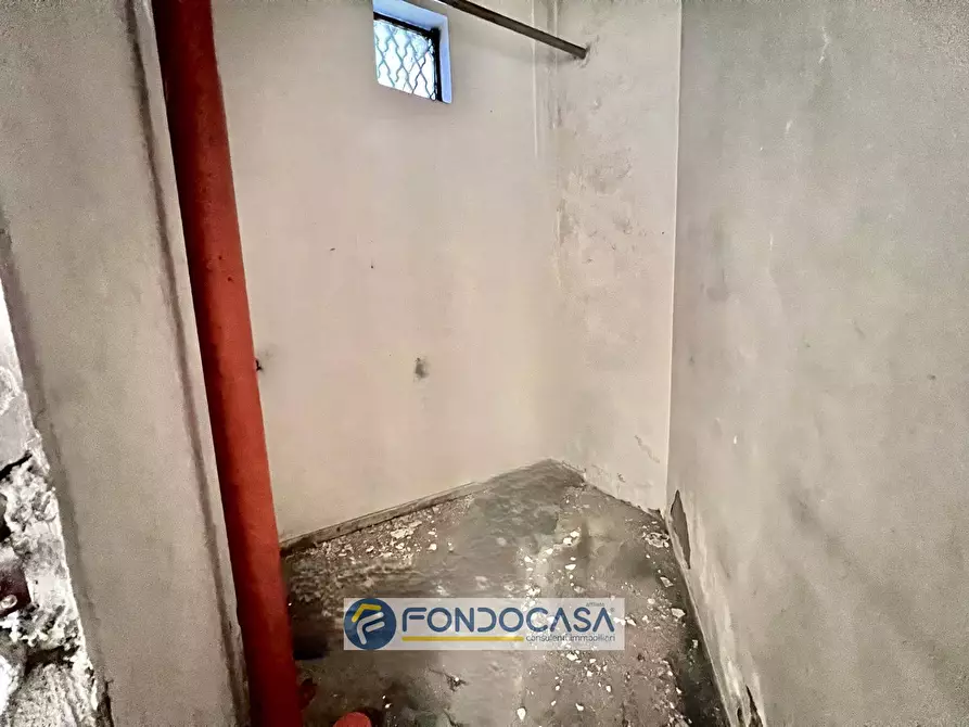 Immagine 5 di Locale commerciale in vendita  in via gugliemo marconi 37 a Sant'antimo