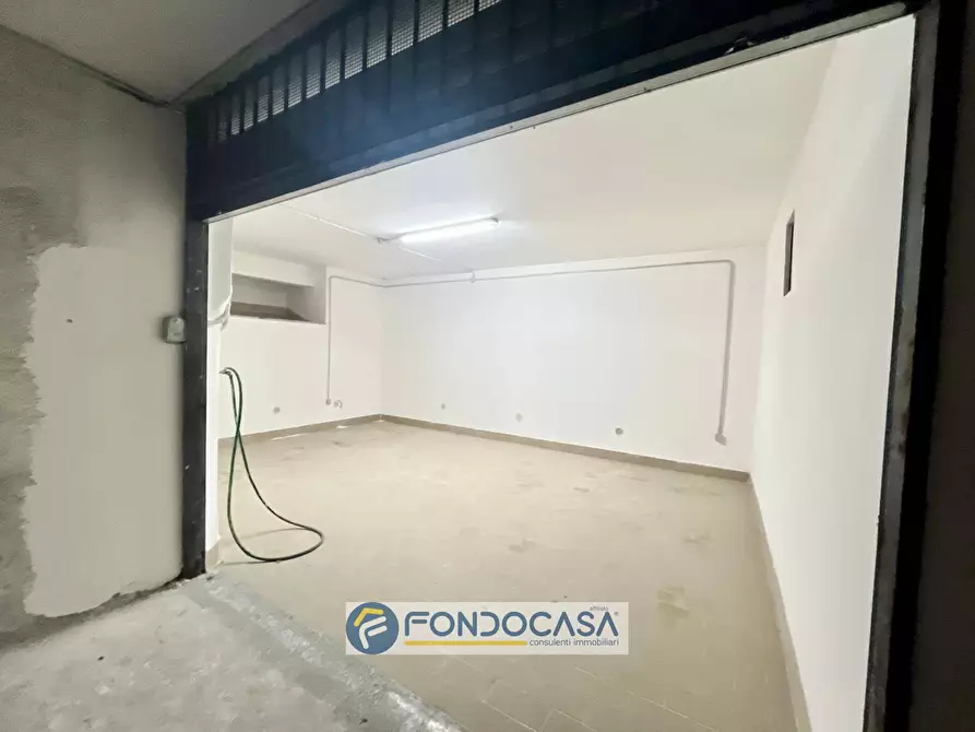 Immagine 2 di Box auto in vendita  in via fratelli cervi 5 a Sant'antimo