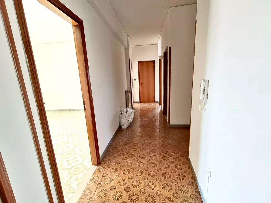 Immagine 14 di Appartamento in affitto  a Giugliano In Campania