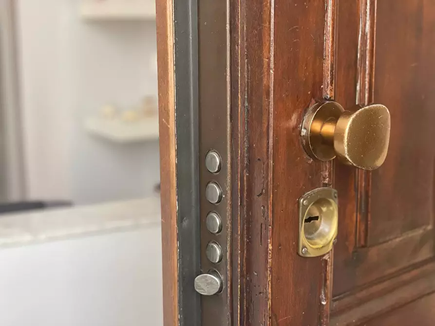 Immagine 36 di Appartamento in vendita  in Corso Emilia 10 a Torino