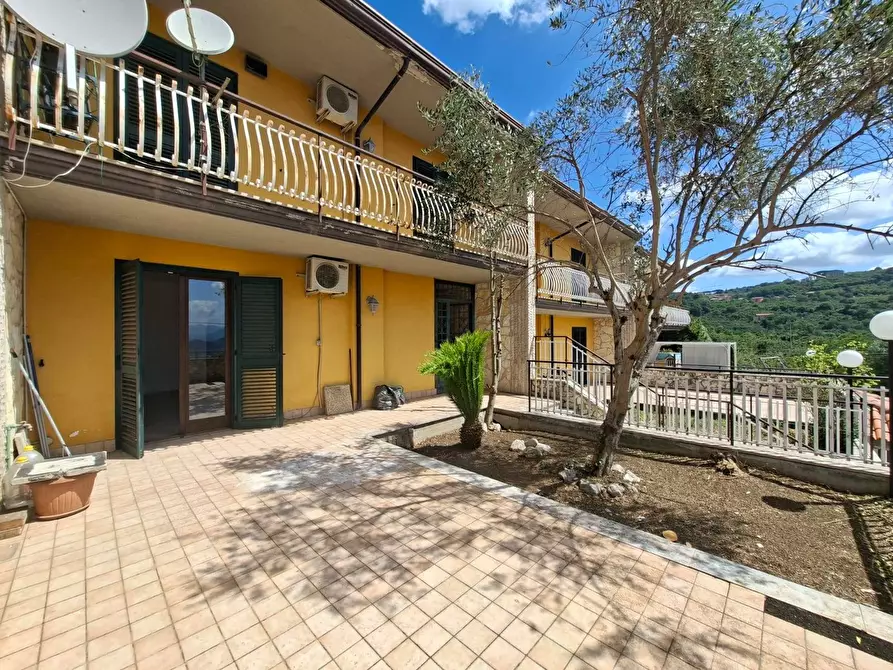 Immagine 1 di Villetta a schiera in vendita  in via dei caduti 10 a Capriglia Irpina