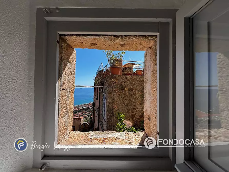 Immagine 1 di Appartamento in vendita  in Via Poggio a Borgio Verezzi