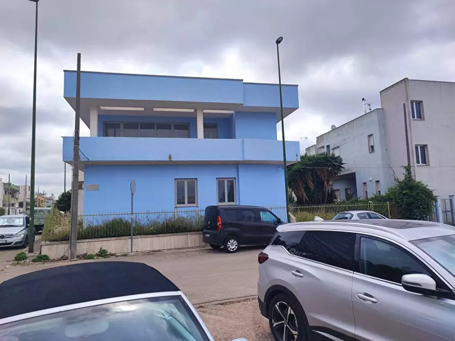 Immagine 15 di Locale commerciale in vendita  in via dogliotti 2 a Casarano