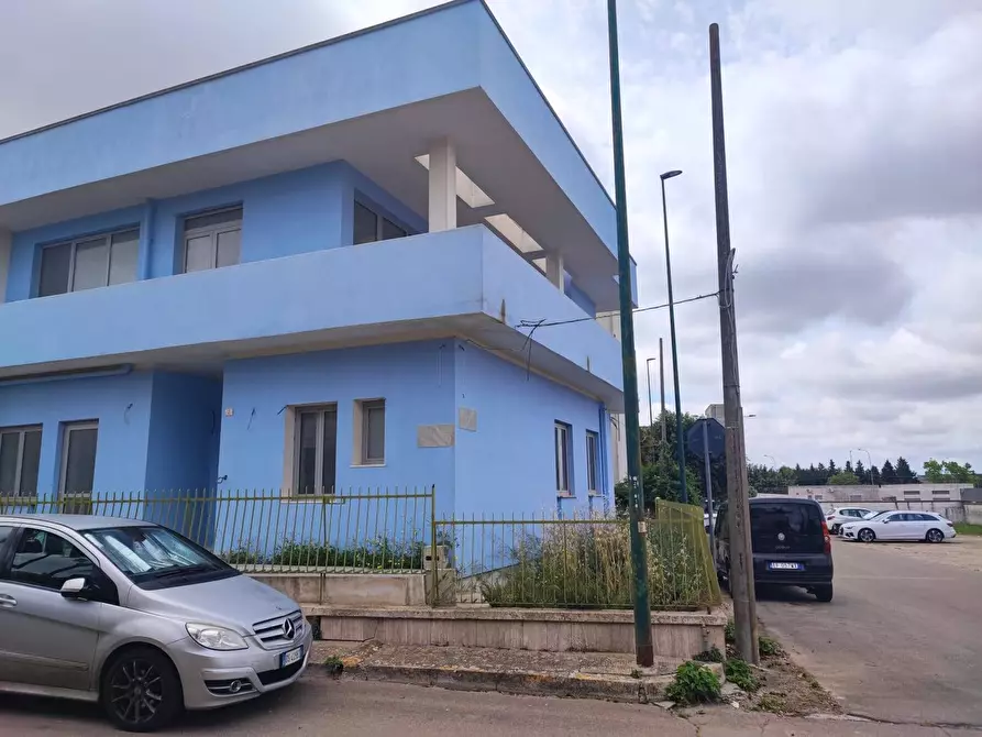 Immagine 13 di Locale commerciale in vendita  in via dogliotti 2 a Casarano