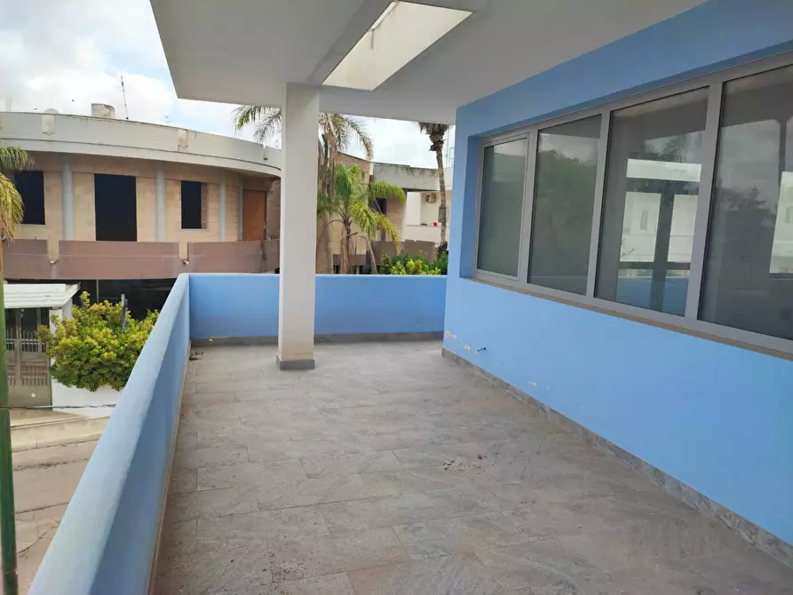 Immagine 11 di Locale commerciale in vendita  in via dogliotti 2 a Casarano