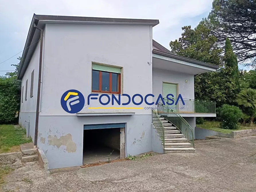 Immagine 3 di Villa in vendita  in via calore 10 a Benevento