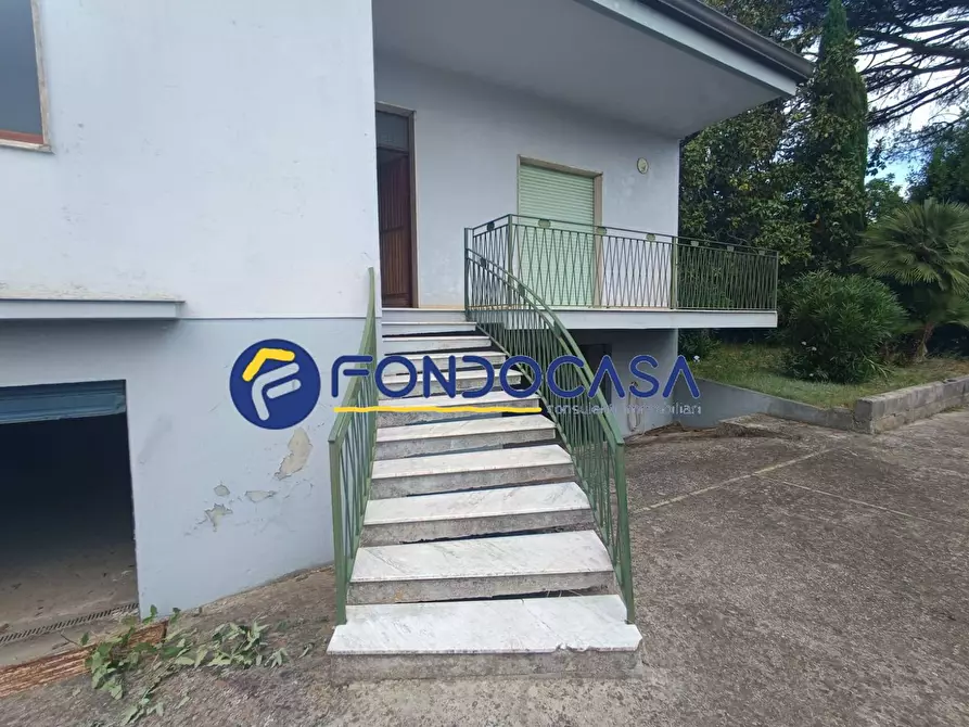 Immagine 8 di Villa in vendita  in via calore 10 a Benevento