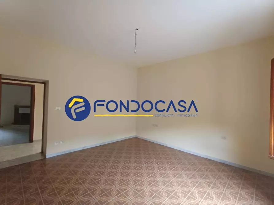 Immagine 11 di Villa in vendita  in via calore 10 a Benevento