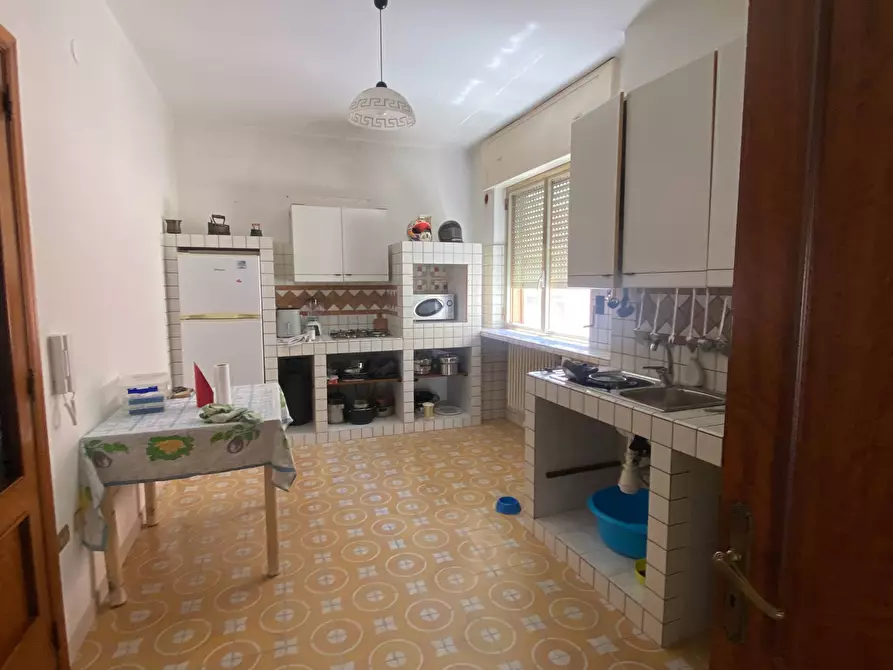 Immagine 1 di Appartamento in vendita  in via roma 45 a Latiano