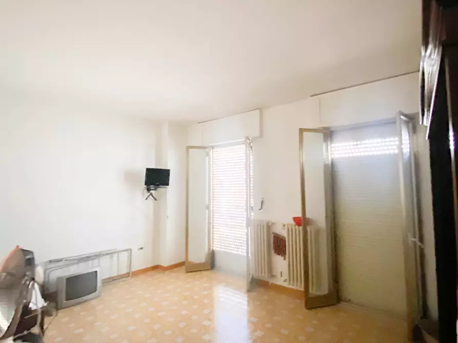 Immagine 6 di Appartamento in vendita  in via roma 45 a Latiano