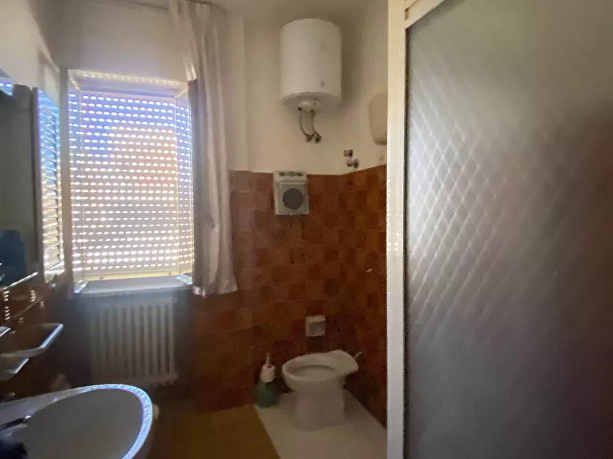 Immagine 8 di Appartamento in vendita  in via roma 45 a Latiano