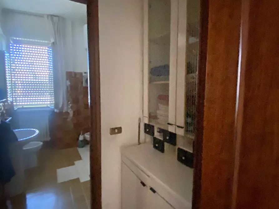 Immagine 11 di Appartamento in vendita  in via roma 45 a Latiano