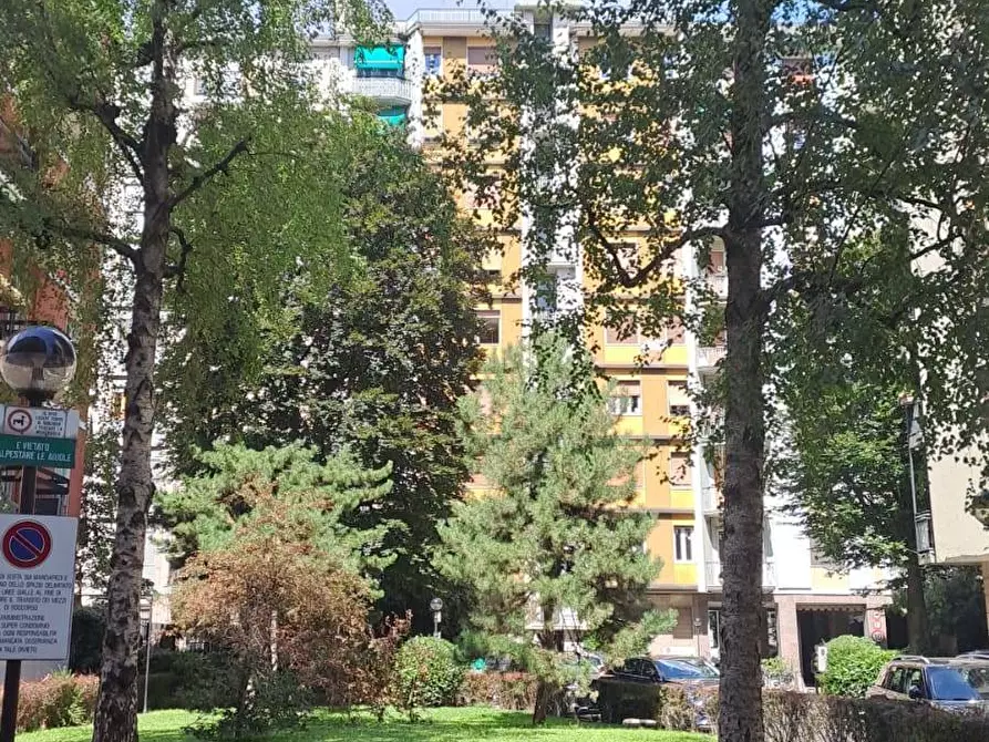 Immagine 1 di Appartamento in vendita  in Via Cenisio a Milano