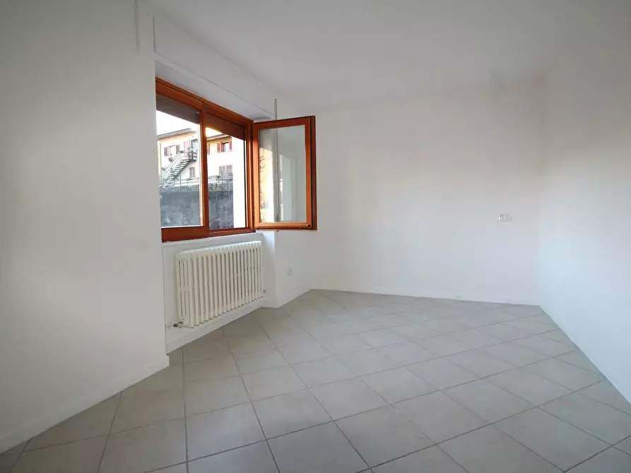 Immagine 5 di Appartamento in vendita  in VIA SPIAZZI 35 a Ponte Nossa