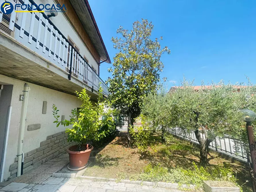 Immagine 37 di Casa indipendente in vendita  in Via Italia 6 a Montalto Delle Marche