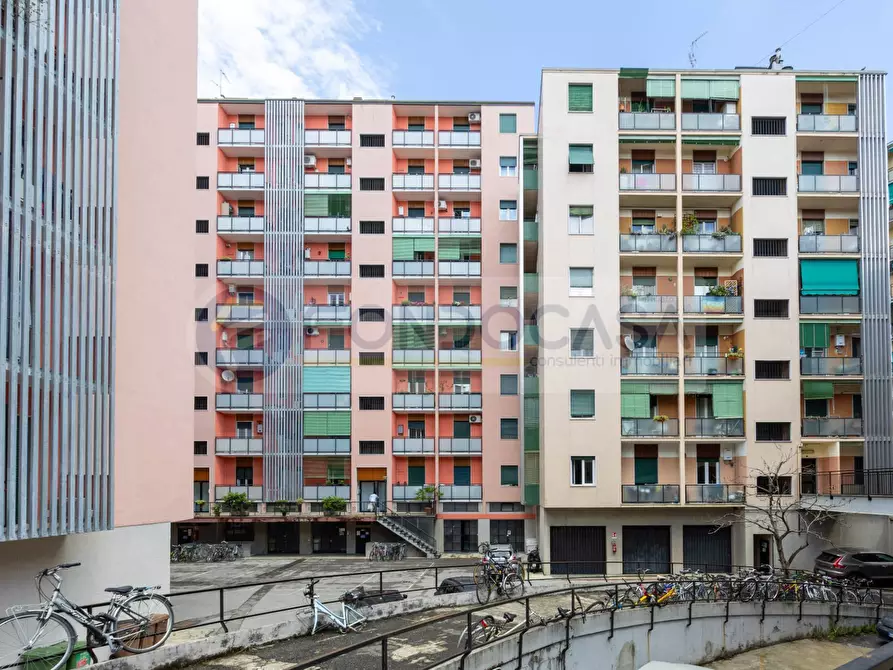 Immagine 25 di Appartamento in vendita  in via Varanini 28 a Milano