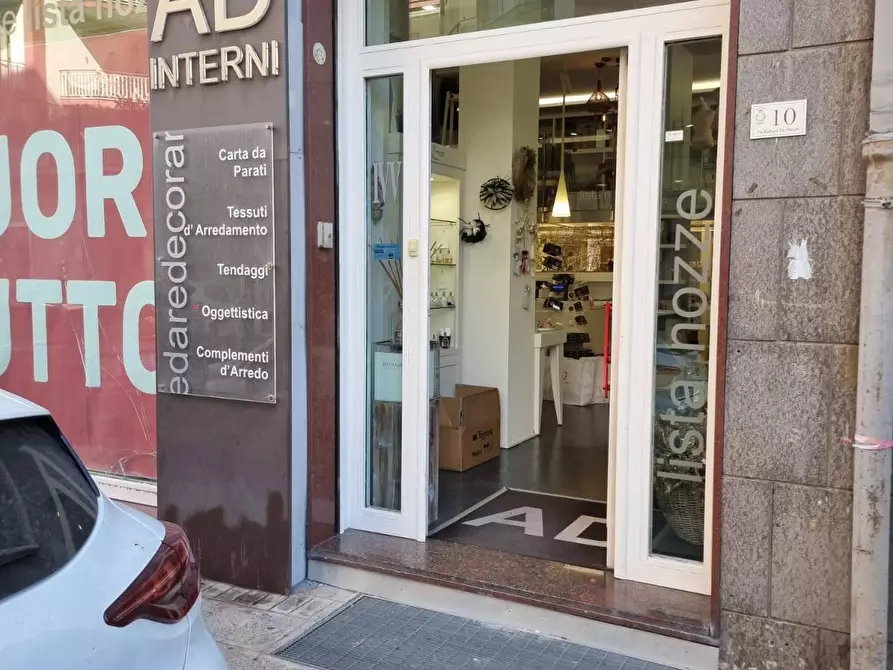 Immagine 1 di Locale commerciale in affitto  in Via Raffaele de pascale 10 a Angri