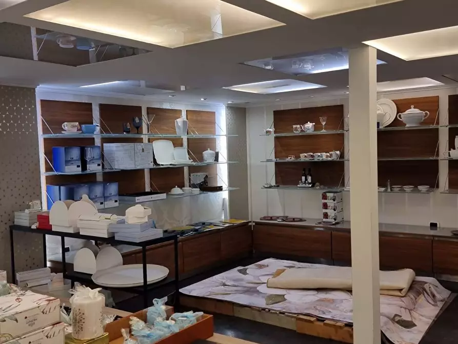 Immagine 13 di Locale commerciale in affitto  in Via Raffaele de pascale 10 a Angri