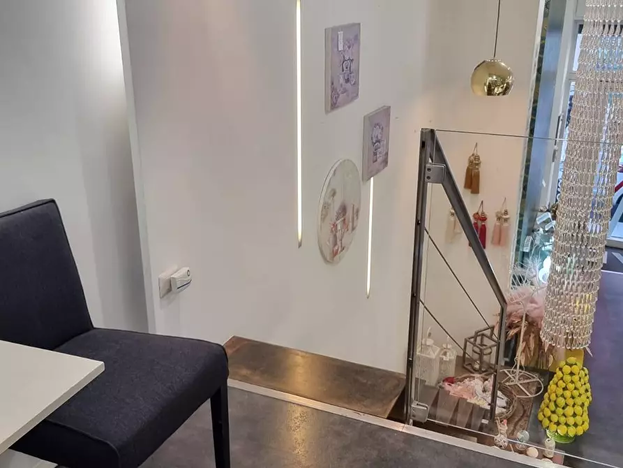 Immagine 15 di Locale commerciale in affitto  in Via Raffaele de pascale 10 a Angri