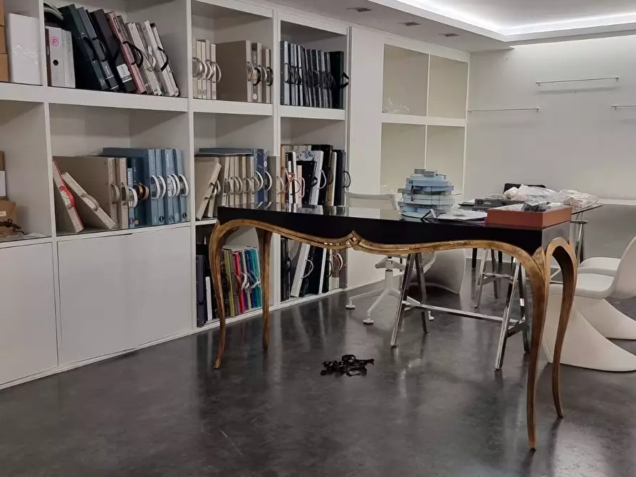 Immagine 17 di Locale commerciale in affitto  in Via Raffaele de pascale 10 a Angri