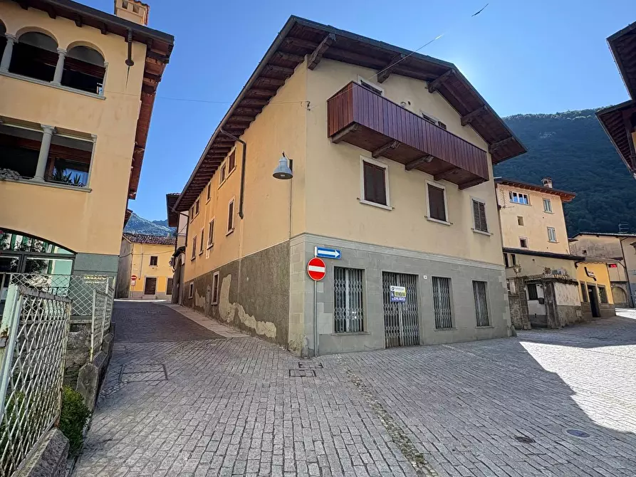 Immagine 14 di Attività commerciale in vendita  in Piazza Monte Grappa a Ardesio