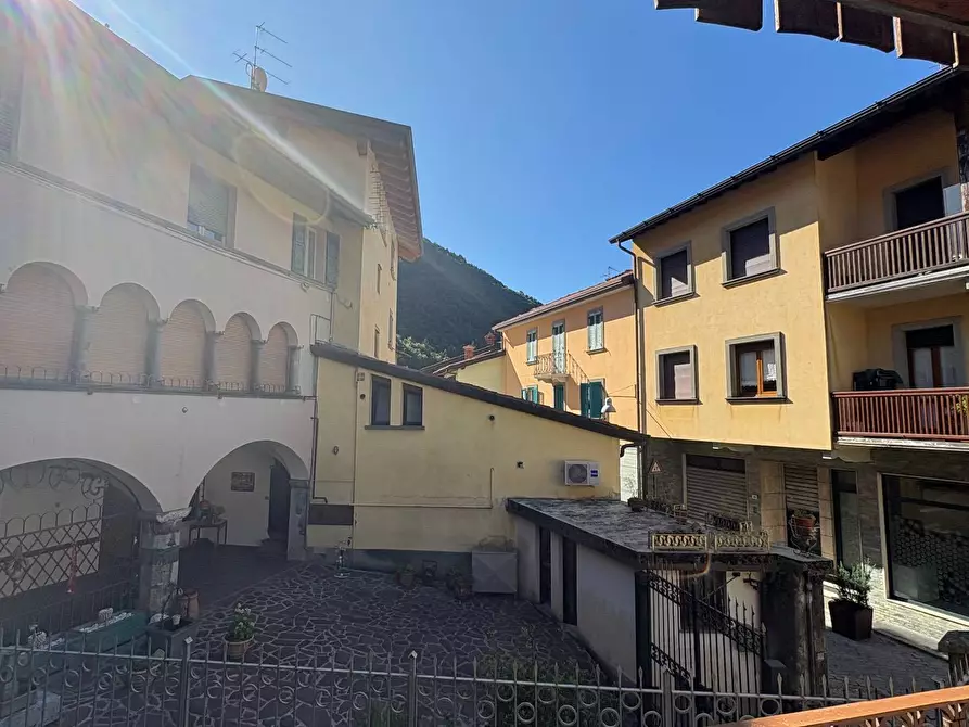 Immagine 3 di Appartamento in vendita  in Via Monte Grappa a Villa D'ogna