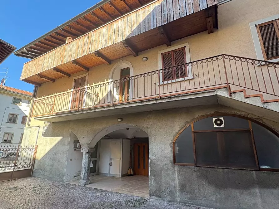 Immagine 1 di Appartamento in vendita  in Piazza Monte Grappa a Ardesio