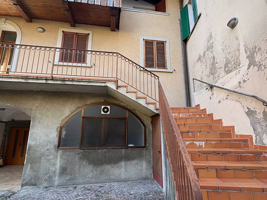 Immagine 2 di Appartamento in vendita  in Piazza Monte Grappa a Ardesio