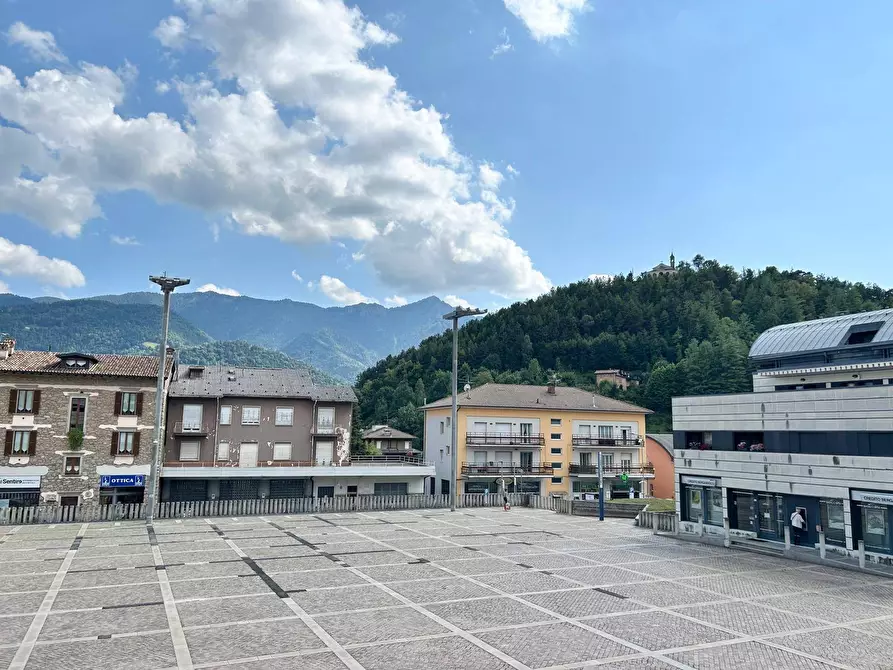 Immagine 12 di Appartamento in vendita  in Piazza Manzù 15 a Clusone